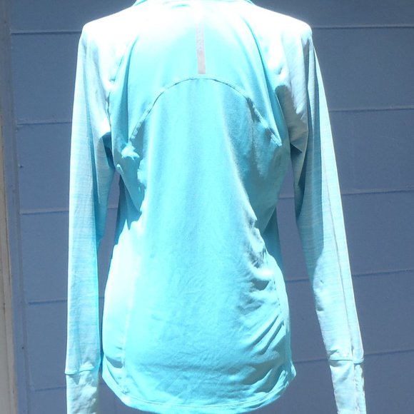 Ideology Top - Size Medium - EUC - Picture 15 of 15